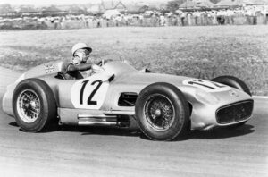 Stirling-Moss-Mercedes-Benz-min-min