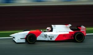 nigel_mansell_mclaren-min