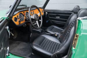 1976-triumph-tr6-interior
