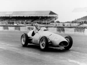 Alberto-Ascari-ferrari-min Alberto Ascari