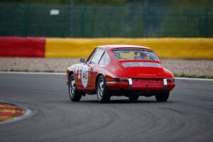 Porsche-911-146378